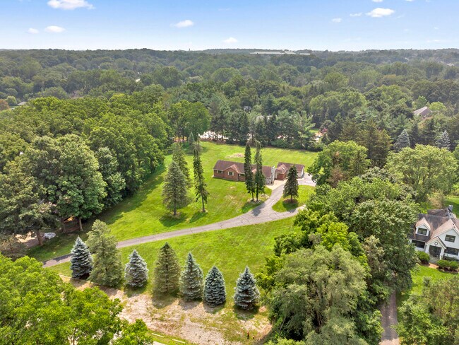 Building Photo - 46105 W Seven Mile Rd