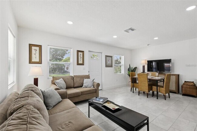 Building Photo - 3530 Goodrich Ave