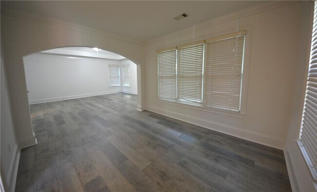 Building Photo - 135 Brightmore Way