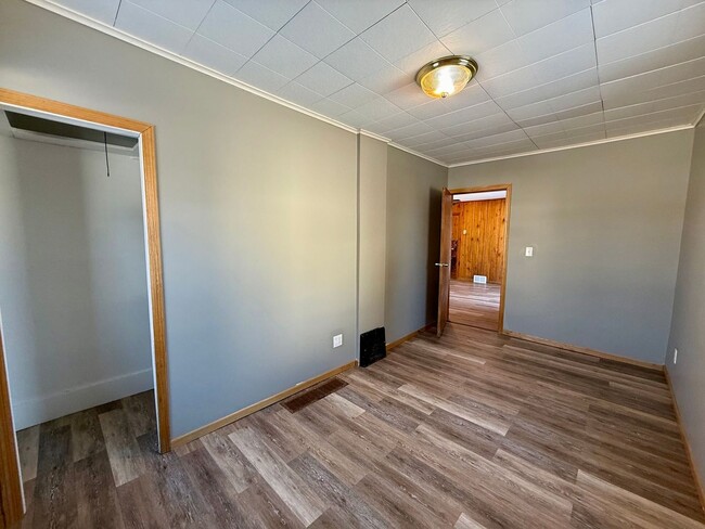 Building Photo - 4 Bed 2 Bath Single Family Home in Antigo