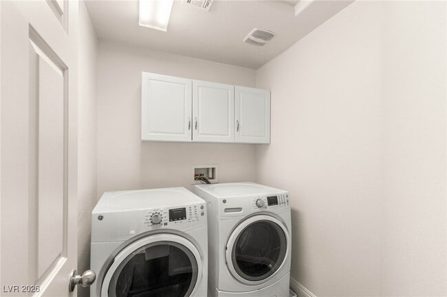 Building Photo - 6247 Sugartree Ave