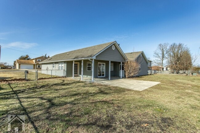 Building Photo - 105 Shara Dr