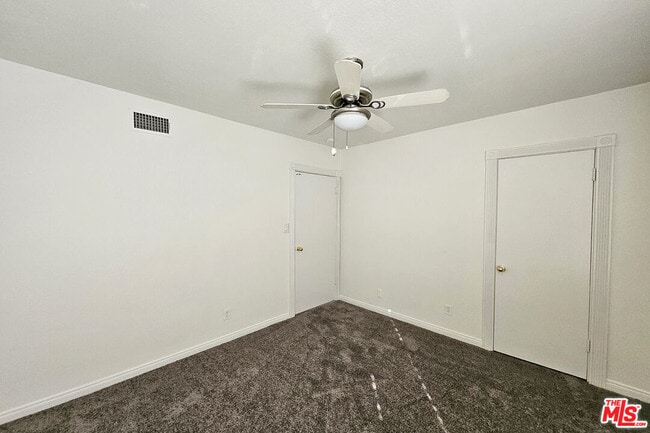 Building Photo - 9321 Donna Ave