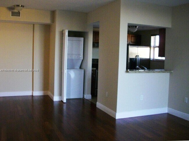 Building Photo - 2600 SW 27th Ave