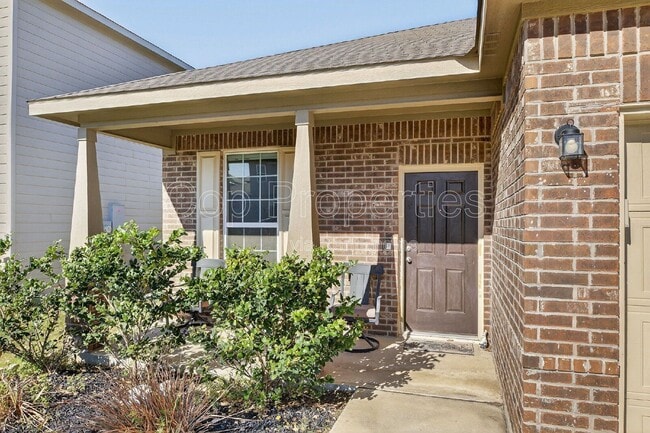 Building Photo - 7001 Lions Pk