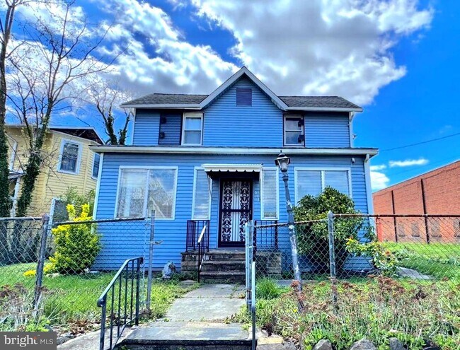 Primary Photo - 613 Homestead St