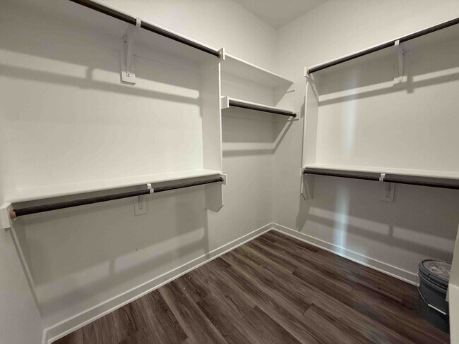 Building Photo - 557 Arizona St