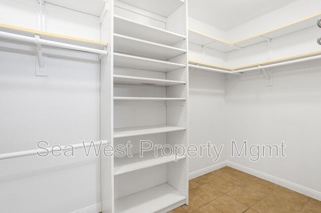 Building Photo - 1366 Eldean Ln