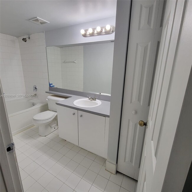 Building Photo - 711 SW 111th Way