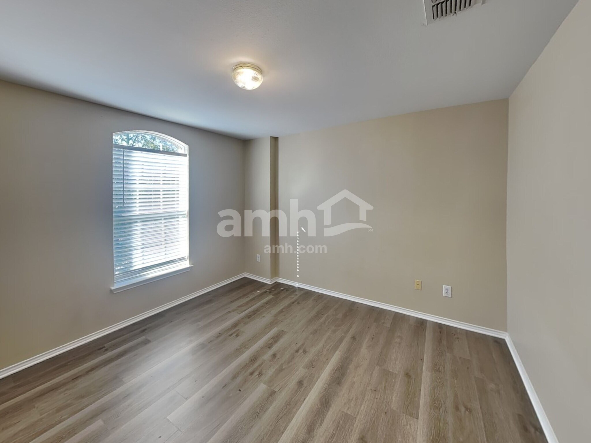 Building Photo - 26814 Sparrow Rdg