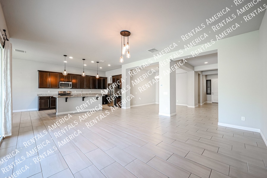 Building Photo - 8544 W Midway Ave