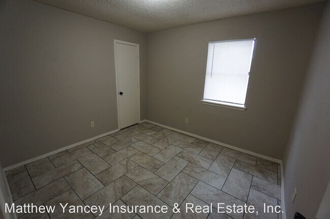 Building Photo - 3 br, 1.5 bath House - 1606 Brewer Ln