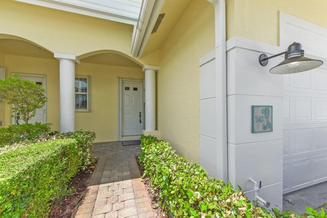 Building Photo - 142 Barefoot Cove