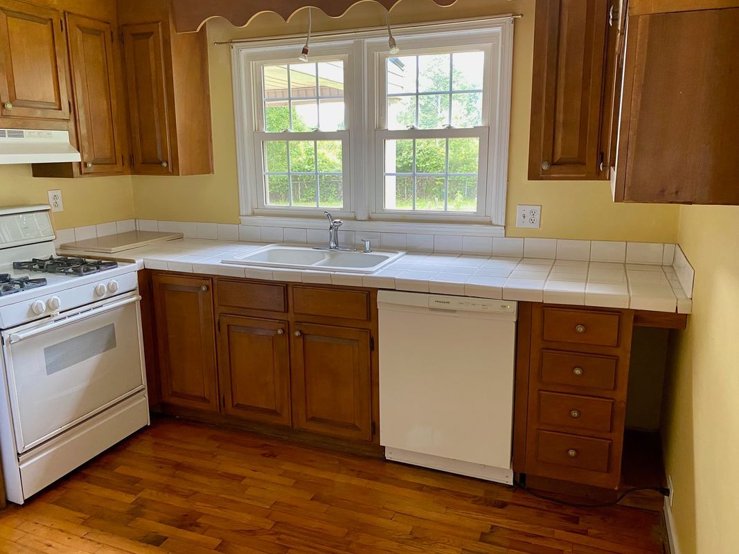 Building Photo - 112 Pinehurst Dr