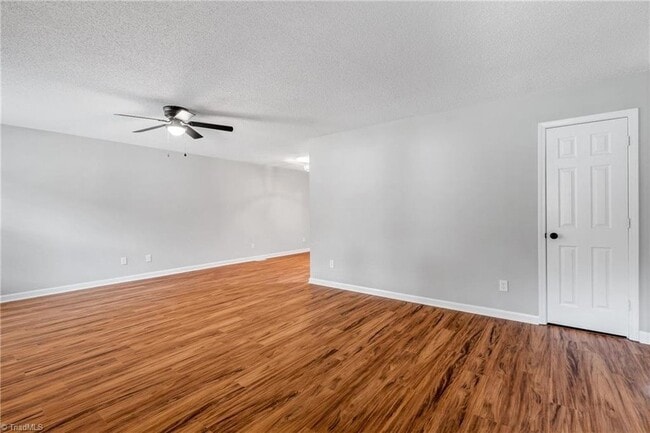 Building Photo - 1326 Cushing St