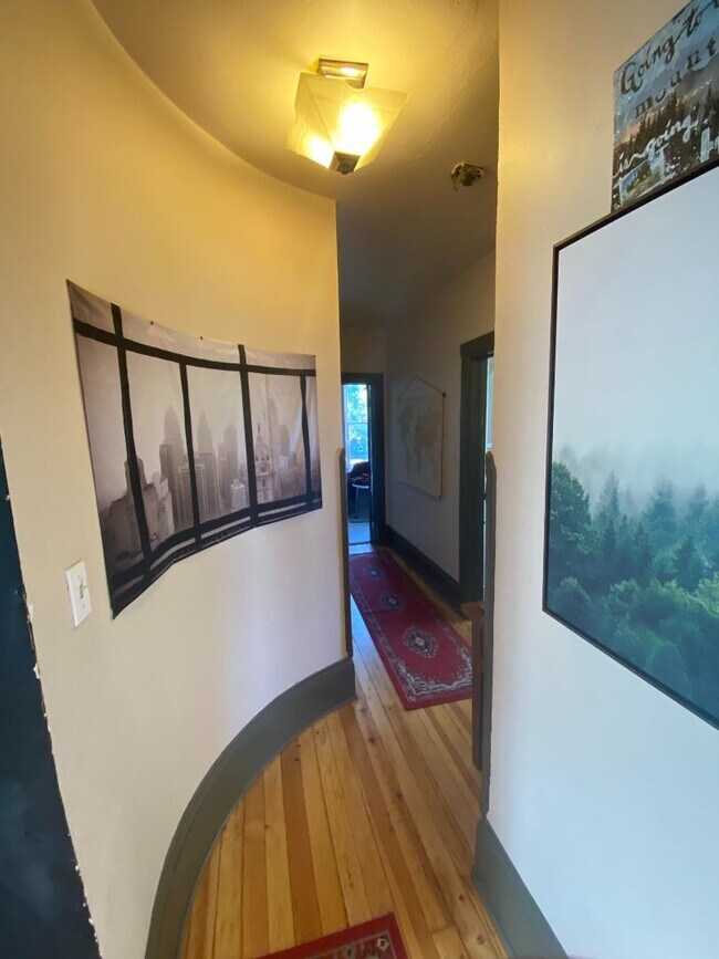 Building Photo - 1104 W Sinto Ave