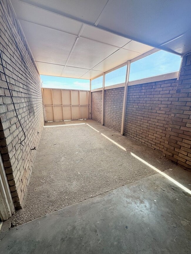 Building Photo - 3/2 Ready to Rent ASAP!
