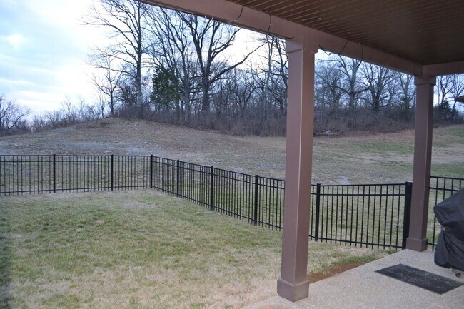 Building Photo - Beautiful Townhome Villa in Millstone Community