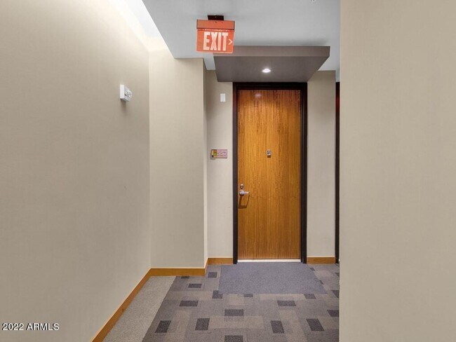 Building Photo - 208 W Portland St