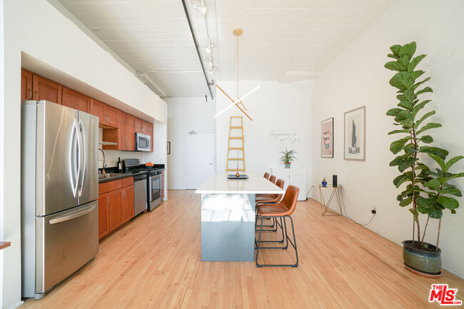 Building Photo - 420 San Pedro St