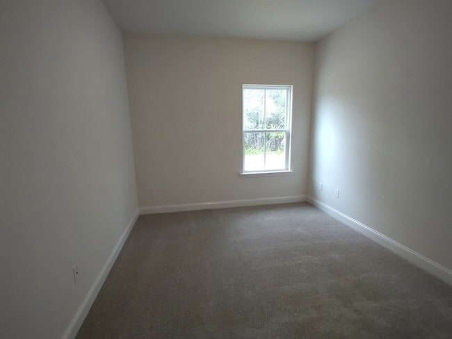 Building Photo - 584 Grayson Ave