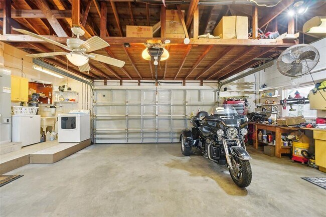 Building Photo - 1369 Whitacre Dr