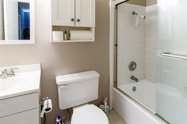 Building Photo - 2614 St George Dr