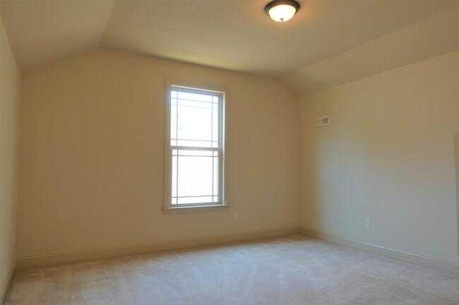 Building Photo - 210 Windthistle Dr