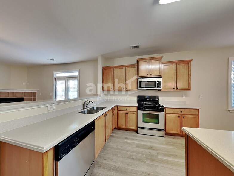 Building Photo - 1205 Ethans Way