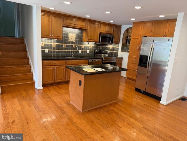 Building Photo - 7606 Fallswood Way