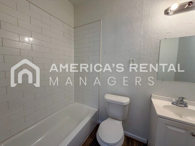 Building Photo - Charming & Spacious Graysville Home for Rent! SECTION 8 FREINDLY!