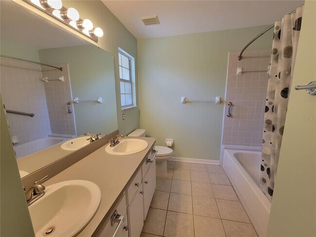 Building Photo - 2070 SW 42nd Ln