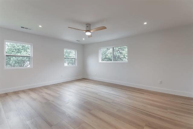 Building Photo - 2418 Grandview Dr