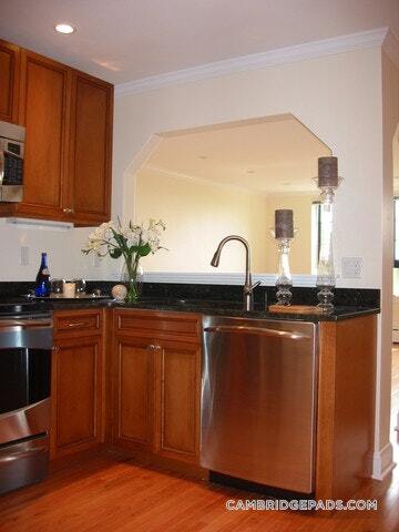 Building Photo - 60 Brattle St