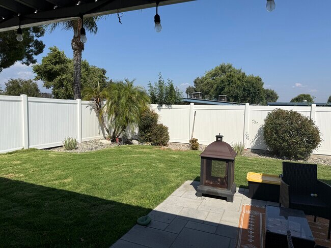 Building Photo - 25146 Markel Dr
