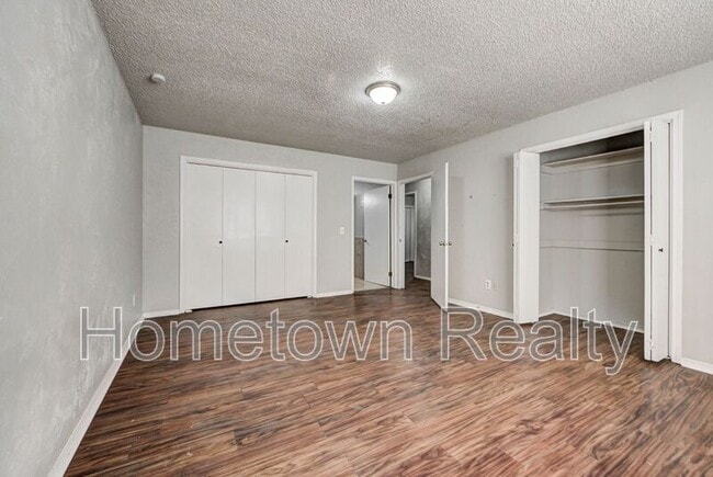 Building Photo - 605 W Clarke St