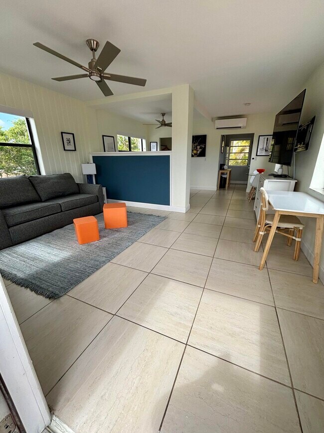 Building Photo - 381 SE 20th Ave