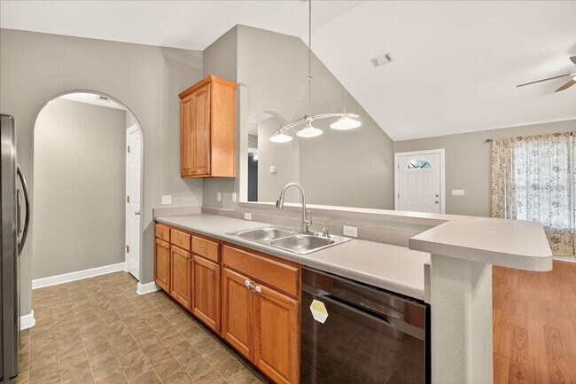 Building Photo - 4 Swift Pass