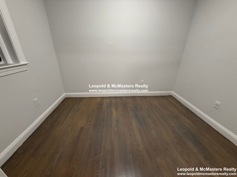 Building Photo - 70 Peterborough St