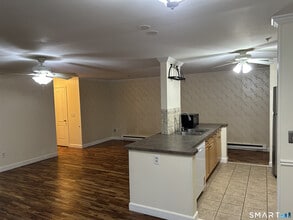 Building Photo - 14 Newtown Rd