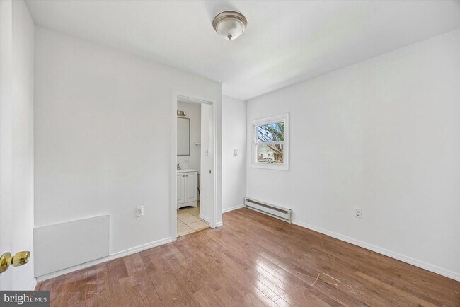 Building Photo - 523 Concord Ave