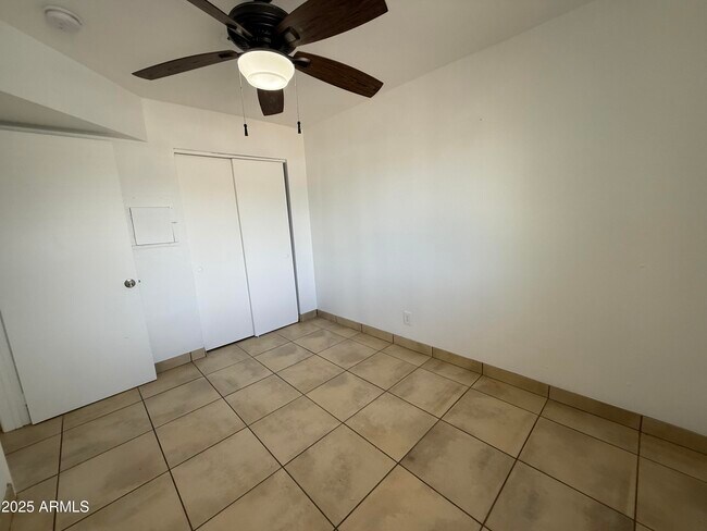 Building Photo - 1551 E Christy Dr