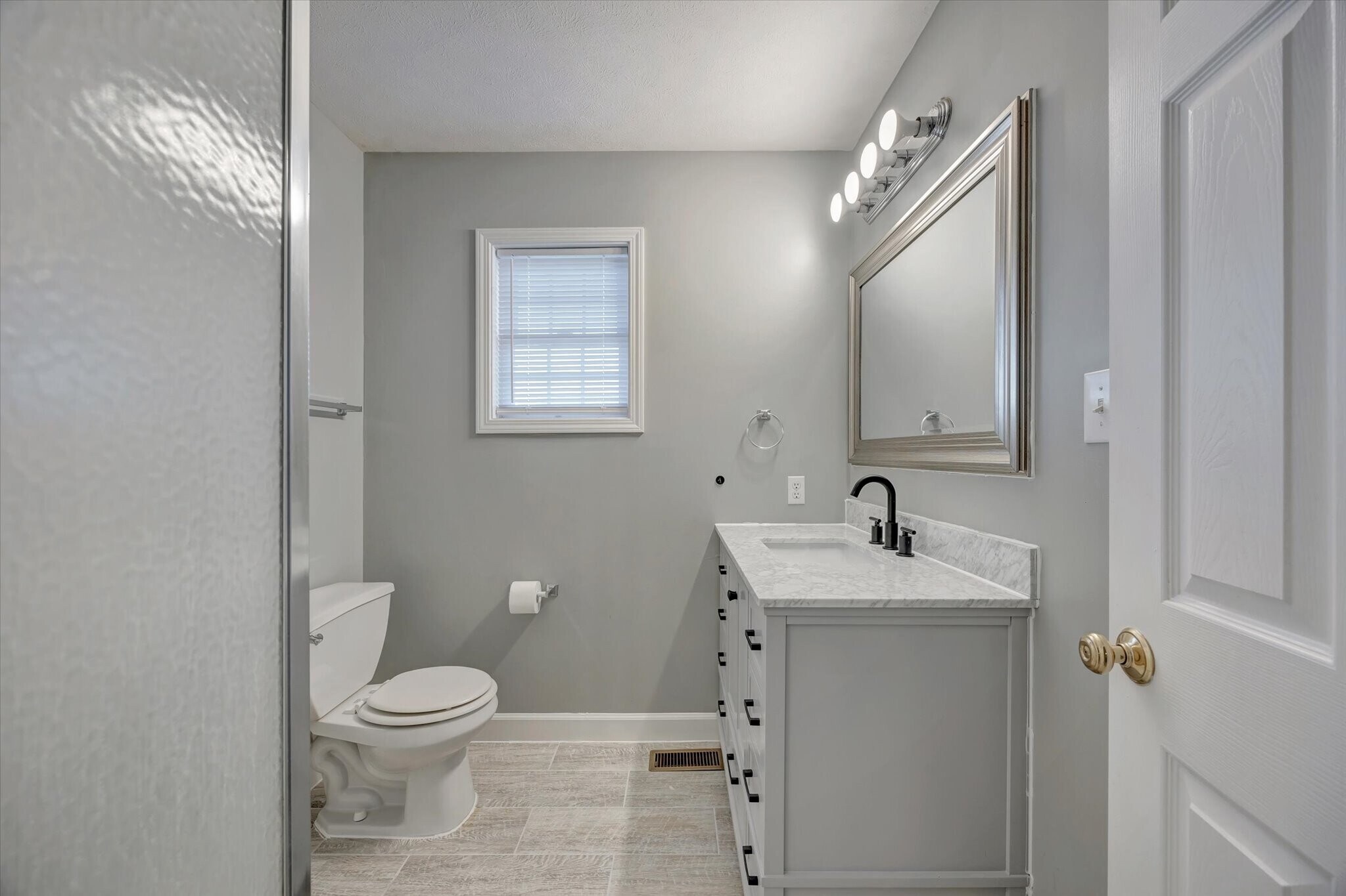 Building Photo - 3499 S Oaklawn Cir