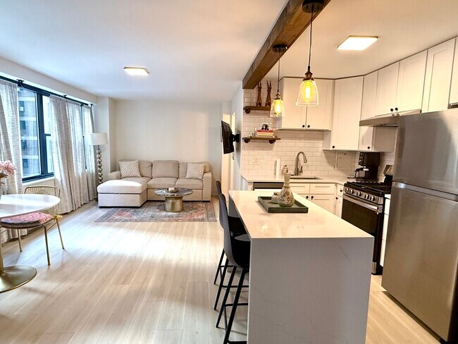 Building Photo - 850 N Dewitt Pl