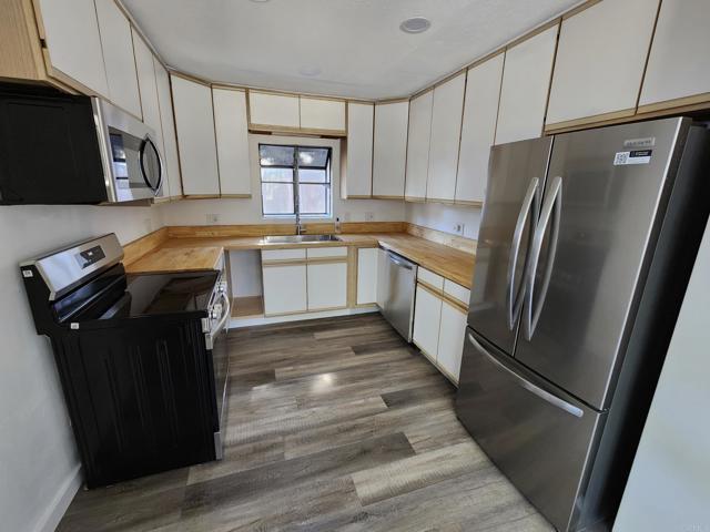 Building Photo - 1008 Manzanita Dr