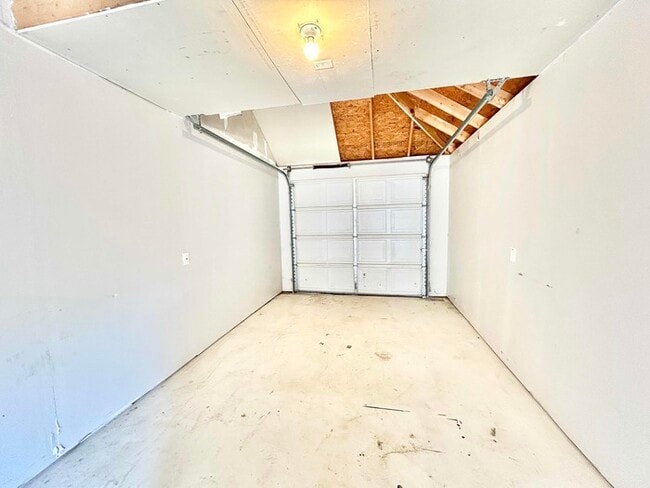 Building Photo - 1512 Mayfair Dr