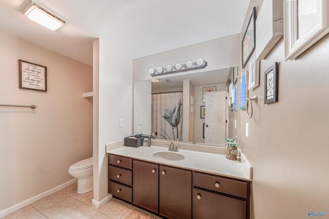 Building Photo - 10007 Meredith Ln SE