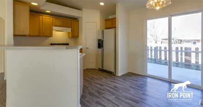 Building Photo - 4bed/2.5 Bath in Kuna w/fenced yard, vault...