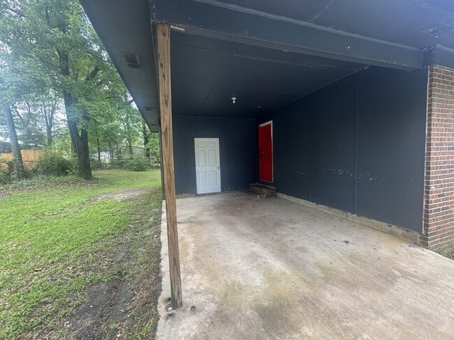 Building Photo - 1300 Judson St
