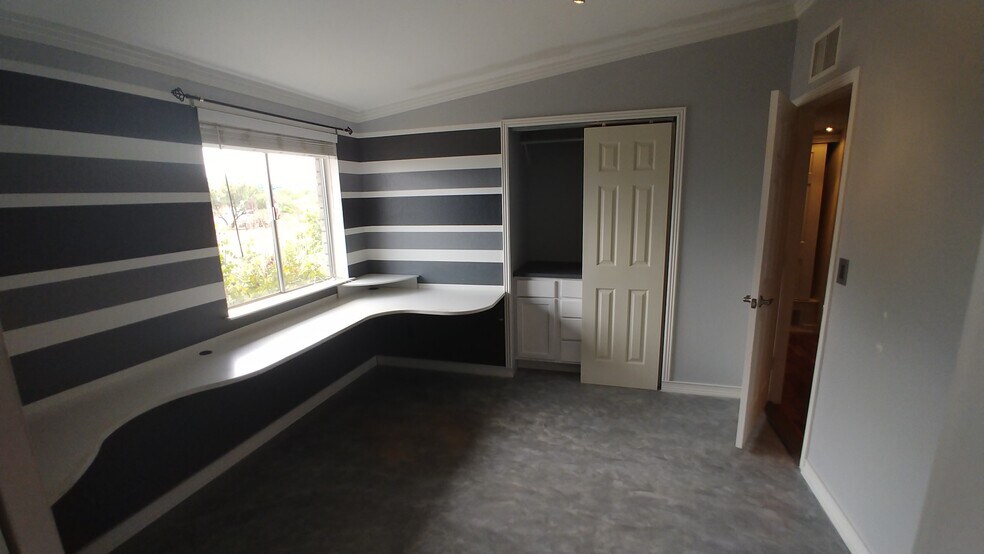 3rd bedroom can also be used as an office. - 539 Mallard Cir W